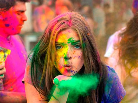 Color Fest en Teotihuacán festival de polvos de colores