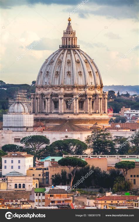 St. Peter's Basilica Dome — Stock Photo © 4thebirds #188381078