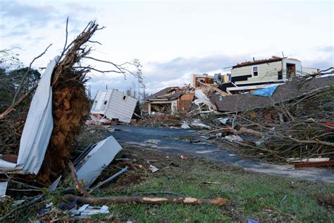 After Oklahoma Tornado, Church Shelter Becomes Base Of Red Cross Operations