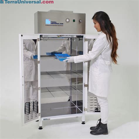 Cleanroom and Laboratory Storage Cabinets and Shelving