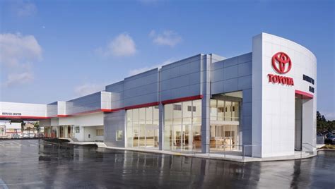 Manhattan Beach Toyota - Facade System Projects | Azusa, CA | United Best