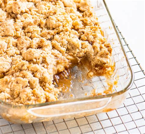 Caramel Apple Crumble - The Itsy-Bitsy Kitchen