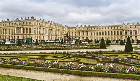 The 10 Most Visited Palaces In The World - WorldAtlas