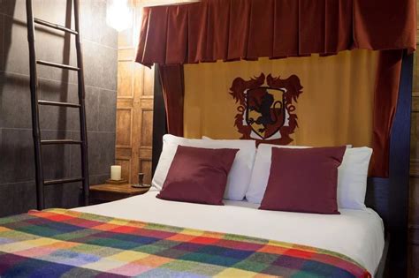 Harry Potter Themed Hotel Room Harry Potter Fans Can Now Stay In ...