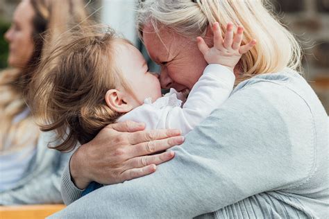 How grandmothers' brains react to the sight of their grandchildren