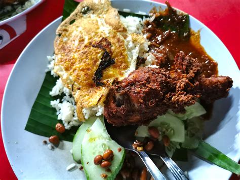 Nasi Lemak Bumbung Midnight Snack | Chiefeater.com