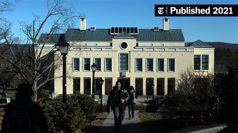 Amherst College Ends Legacy Admissions Favoring Children of Alumni ...