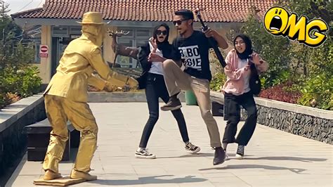 Ekspresikan Gayamu..!! Statue Prank Funniest Reactions, Prank Patung ...