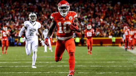 Know About Tyreek Hill; Stats, Height, Contract, Age, Relationship, Controversy