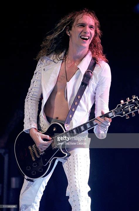 Justin Hawkins of The Darkness during The Darkness in Concert -... (mit Bildern) | Gitarren ...