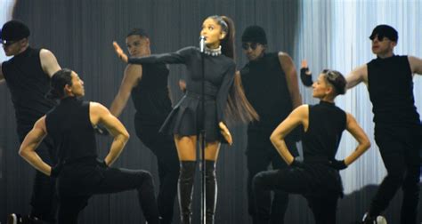 Ariana Grande plays victorious sold-out show in Vancouver (PHOTOS ...