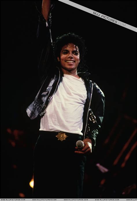 MJ (Bad World Tour) - michael jackson foto (7089176) - fanpop