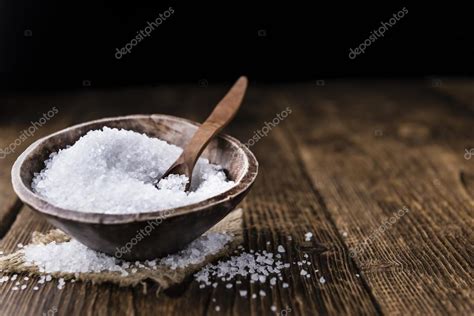 Coarse Salt in bowl — Stock Photo © HandmadePicture #105589880