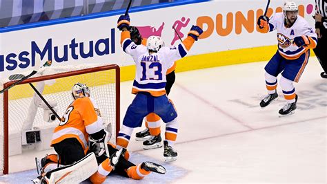 Flyers stave off elimination with 4-3 win over Islanders