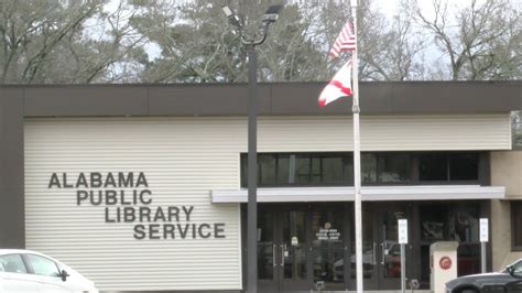 Dean of Libraries discusses Alabama’s library controversy - TrojanVision