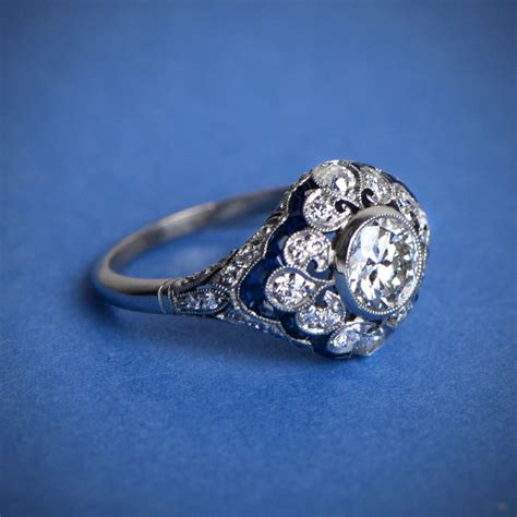 Artistic Engagement Ring Gallery - Pictures of Engagement Rings