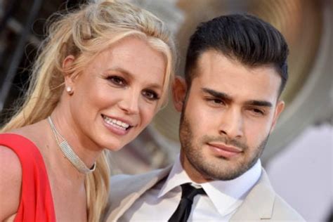 The Meaning Behind Britney Spears' Engagement Ring - FASHION Magazine