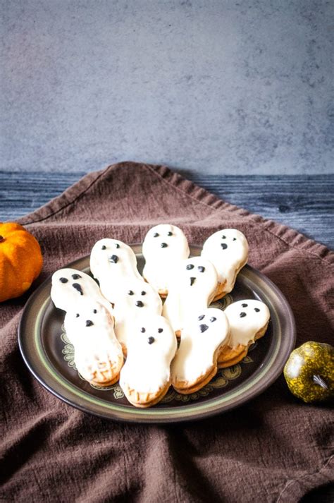 Ghost Cookies: Easy Nutter Butter Halloween Treats - Twiniversity