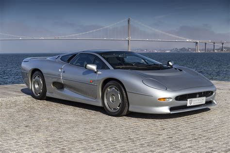 Jaguar XJ220 | Selected Car Investment