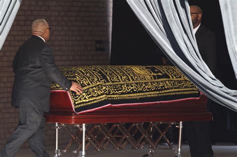 Muhammad Ali Funeral: See His Coffin & The Family's Sorrow