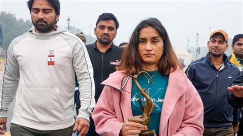 Vinesh Phogat Returns Khel Ratna and Arjuna Awards, Leaves Them at Kartavya Path - News18