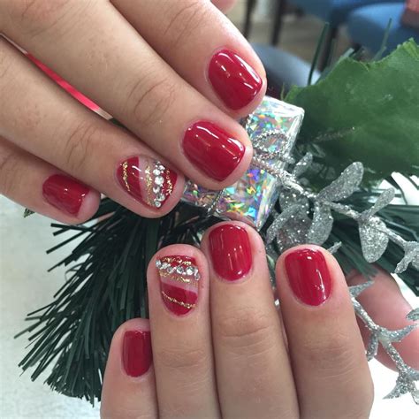 55 Wear The Spirit Of Christmas With These Joyful Christmas Nail Ideas