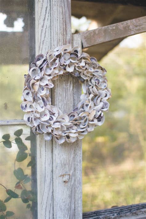 OYSTER SHELL WREATH | Oyster shells decor, Oyster shell crafts