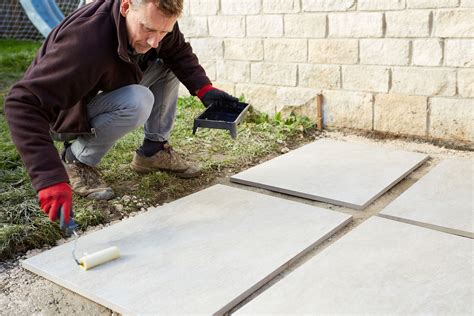 How to lay porcelain tiles outside: update your plot with this step-by-step guide | Gardeningetc