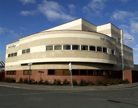 Hull College in Cannon Street © Andy Beecroft cc-by-sa/2.0 :: Geograph ...