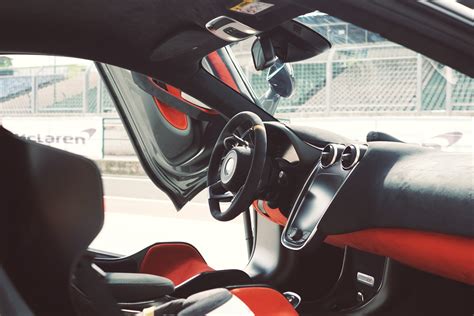 McLaren 600LT interior looking rather striking : r/pics