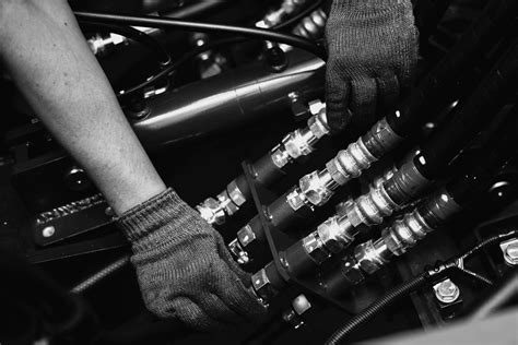 Hydraulic Hose Repair 101: Tips and Tricks for a Smooth Fix