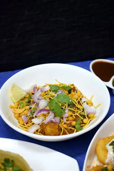 Banarasi Tamatar Ki Chaat | Recipe | Chaat, Roasted onions, Juicy tomatoes