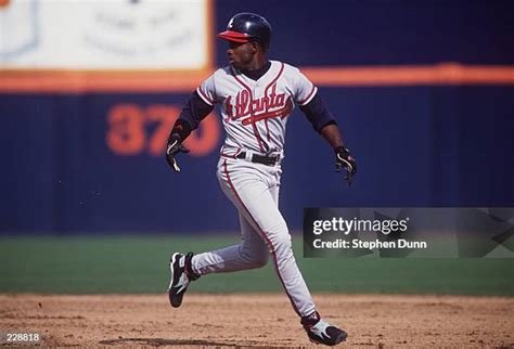 Deion Sanders Braves Photos and Premium High Res Pictures - Getty Images