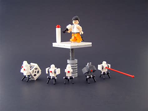 LEGO Portal 2: Chell & turrets : Portal