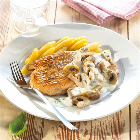 Probieren Sie unser Rezept für Rahmschnitzel mit Champignons. Entdecken Sie noch viele weitere ...