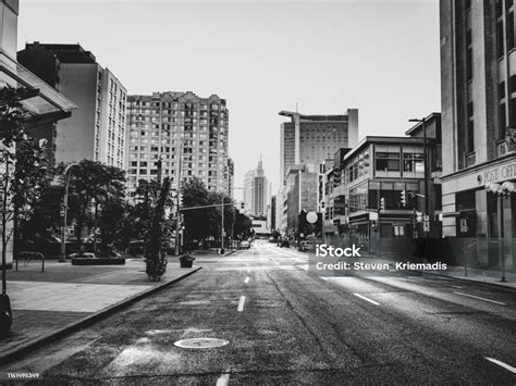 Windsor Ontario Skyline Stock Photo - Download Image Now - Automobile ...