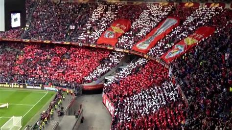 Benfica fans prior to EL Final (vs Chelsea, May 2013) - YouTube