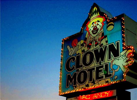 The Clown Motel | The Scare Chamber