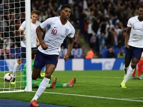 Marcus Rashford Campaigns To Get UK Kids Reading | Football News