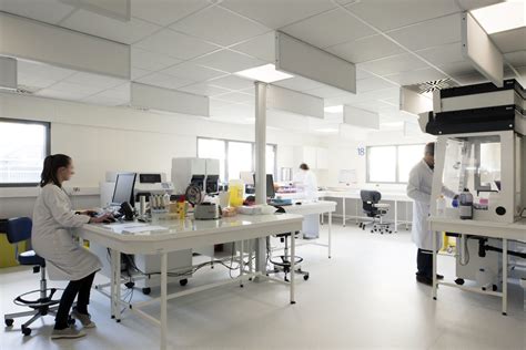 LABORATOIRE DE BIOLOGIE A QUIMPER (29) - TLR Architecture & Associés