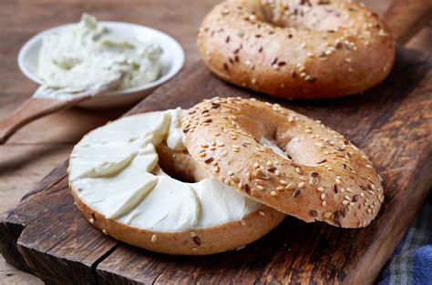 10 Store-Bought Bagels Ranked by a New York Jew | Extra Crispy