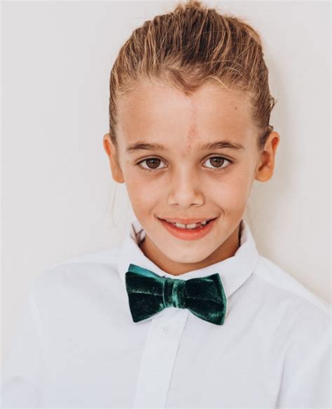 Boys Pre-tied Bow Tie In Dark Green - FAMILYSTA