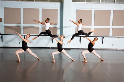 2 dance students from the Alabama School of Fine Arts in Birmingham accepted to Juilliard