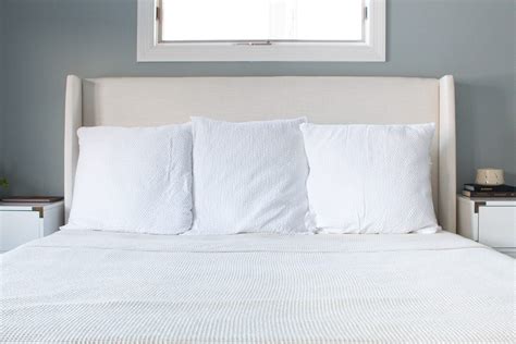 How to Arrange Pillows on a King-Sized Bed - DIY Playbook