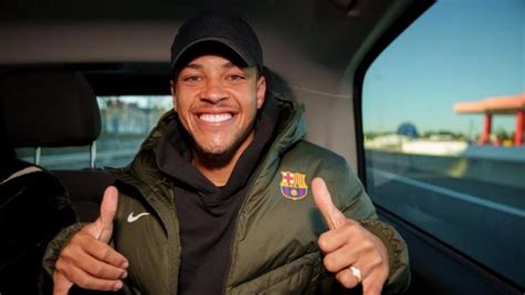 OFICIAL: Vitor Roque inscrito pelo Barcelona - TVI Notícias