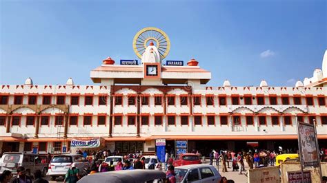 Varanasi railway station editorial photo. Image of locomotive - 171641491