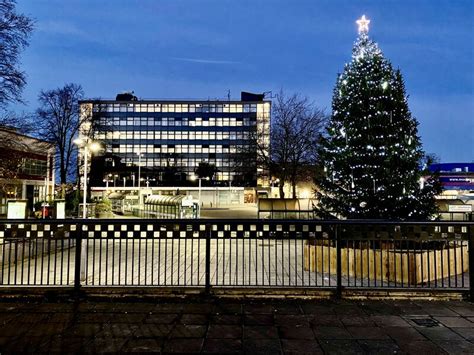 Stevenage Town Centre Christmas Tree © Andy Steele cc-by-sa/2.0 ...