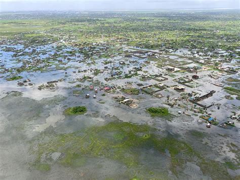 In Pictures: Cyclone Eloise displaces thousands in Mozambique | Weather ...