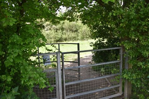 Row over kissing gates at Coundon Hall Park - CoventryLive