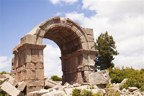 Secrets of Isaura ancient city waiting to be unearthed | Daily Sabah